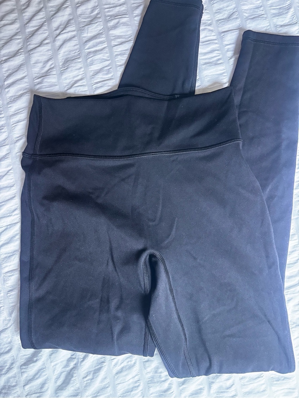 Fabletics Motion 365 Black Leggings criss cross back pocket. No front seam - Picture 5 of 7